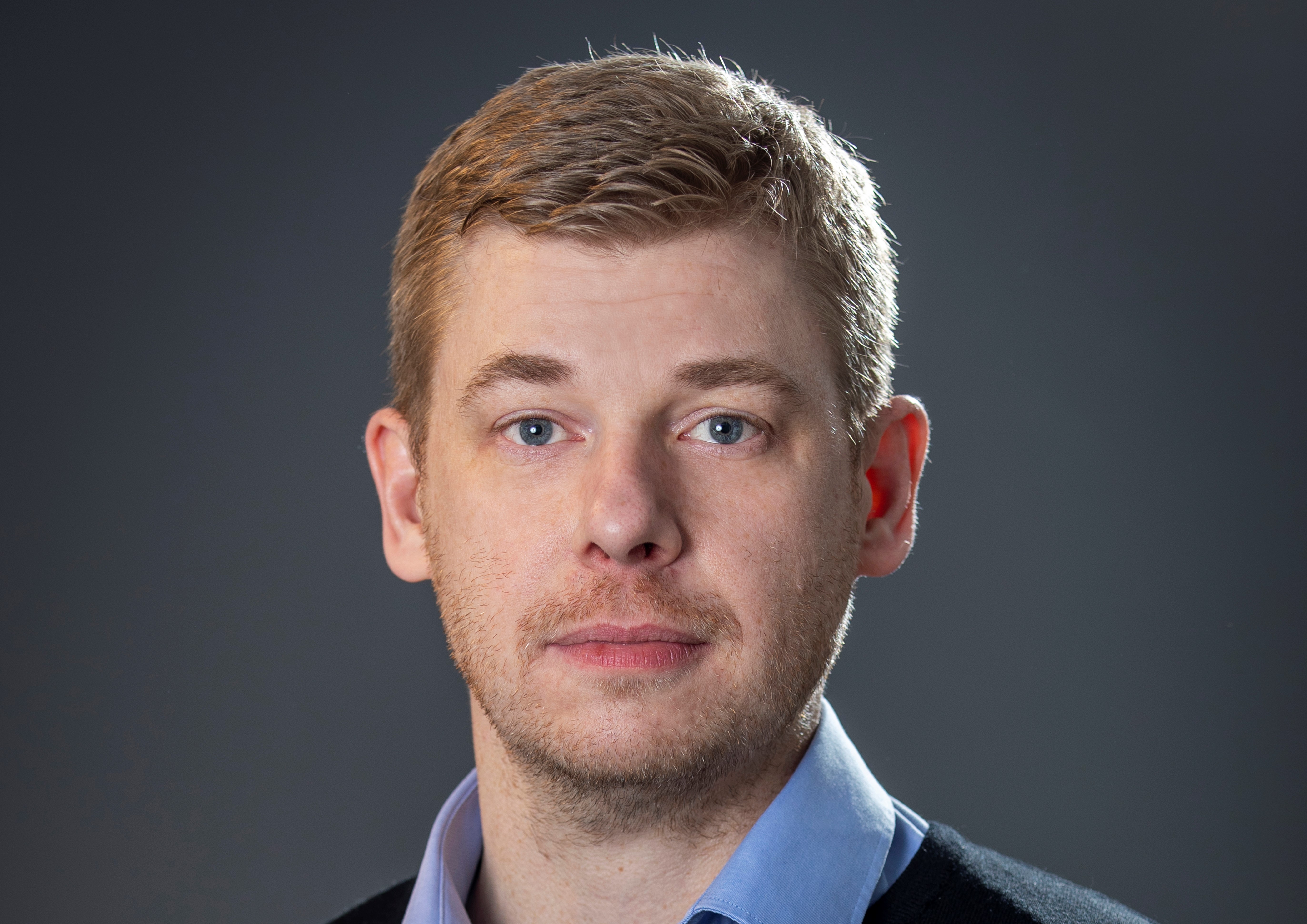 Porträttbild Jani Sundqvist